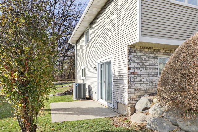 637 Cresthaven Drive, Cottage Grove, WI 53527