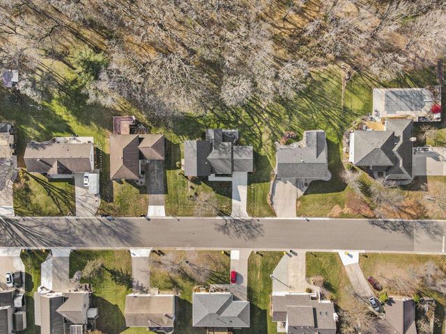 637 Cresthaven Drive, Cottage Grove, WI 53527