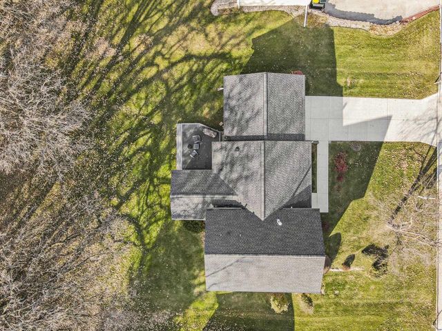 637 Cresthaven Drive, Cottage Grove, WI 53527