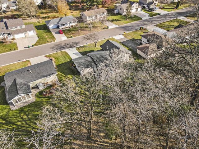 637 Cresthaven Drive, Cottage Grove, WI 53527