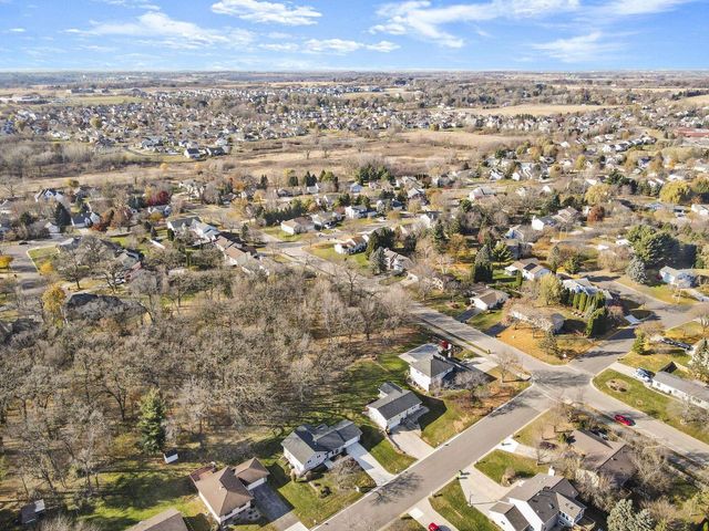 637 Cresthaven Drive, Cottage Grove, WI 53527