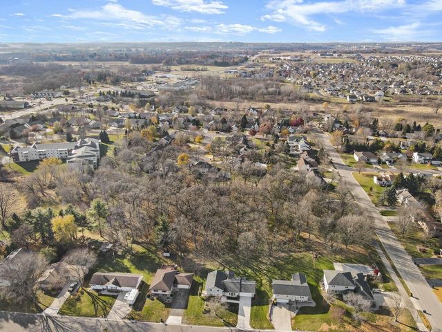 637 Cresthaven Drive, Cottage Grove, WI 53527