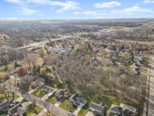 637 Cresthaven Drive, Cottage Grove, WI 53527