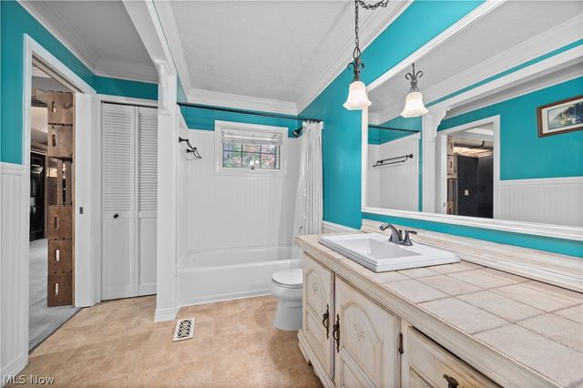 8567 Brentwood Drive, Olmsted Twp, OH 44138