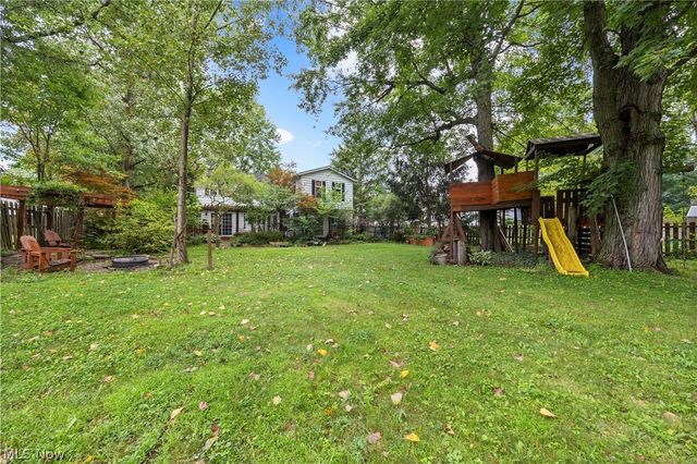 8567 Brentwood Drive, Olmsted Twp, OH 44138