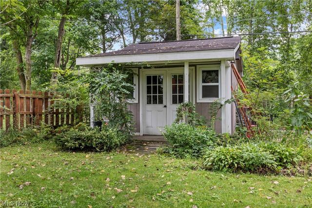 8567 Brentwood Drive, Olmsted Twp, OH 44138