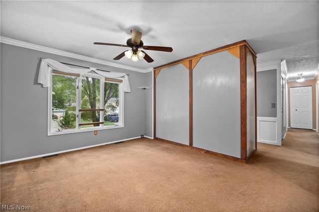 8567 Brentwood Drive, Olmsted Twp, OH 44138