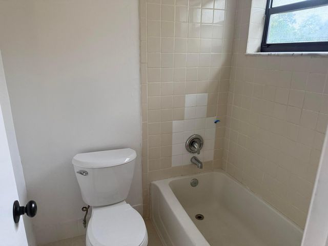 2541 NW 56th Avenue 1-19, Lauderhill, FL 33313