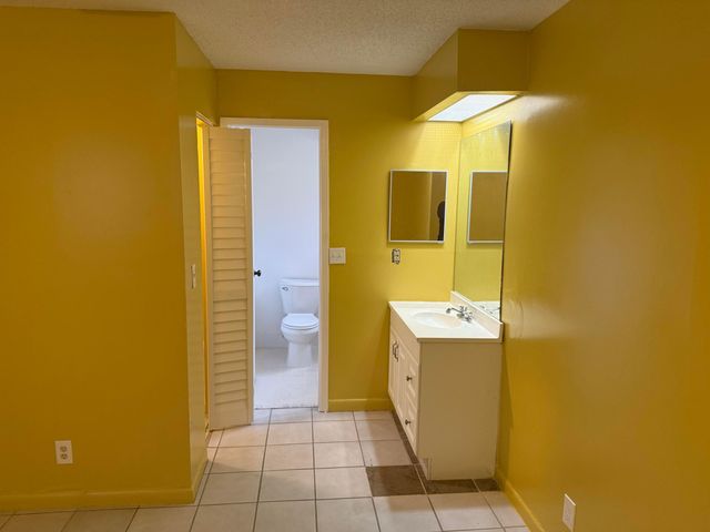 2541 NW 56th Avenue 1-19, Lauderhill, FL 33313