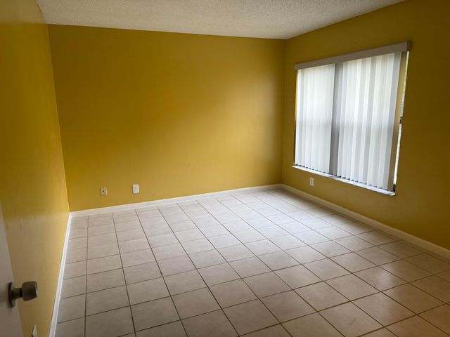 2541 NW 56th Avenue 1-19, Lauderhill, FL 33313