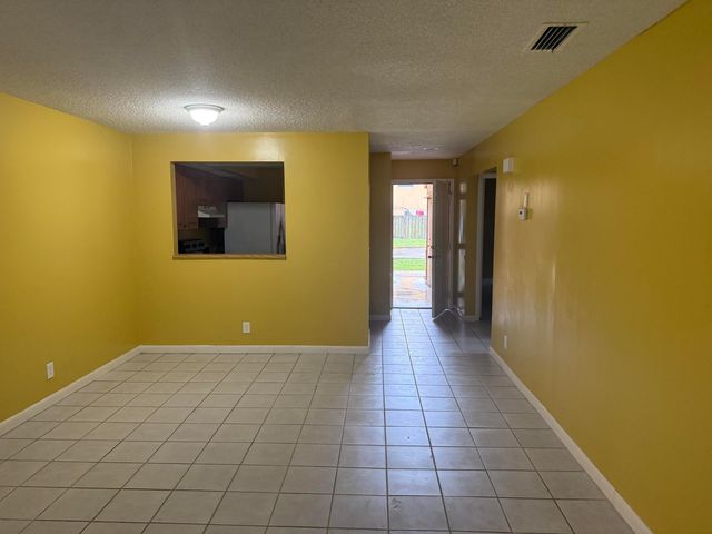 2541 NW 56th Avenue 1-19, Lauderhill, FL 33313