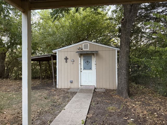 924 Monterey Drive, Denton, TX 76209