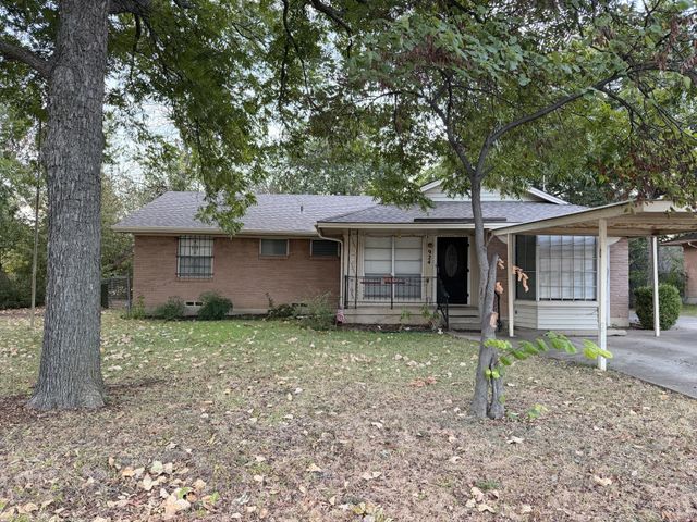 924 Monterey Drive, Denton, TX 76209
