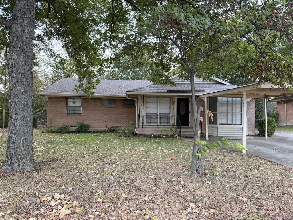 924 Monterey Drive, Denton, TX 76209