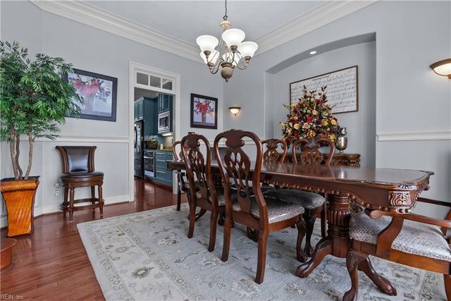 821 Redleafe CIR, Chesapeake, VA 23320