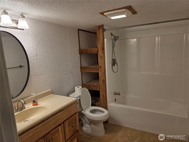 617 W H Street, Shelton, WA 98584