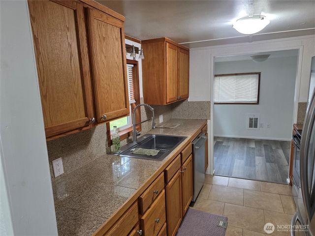 617 W H Street, Shelton, WA 98584