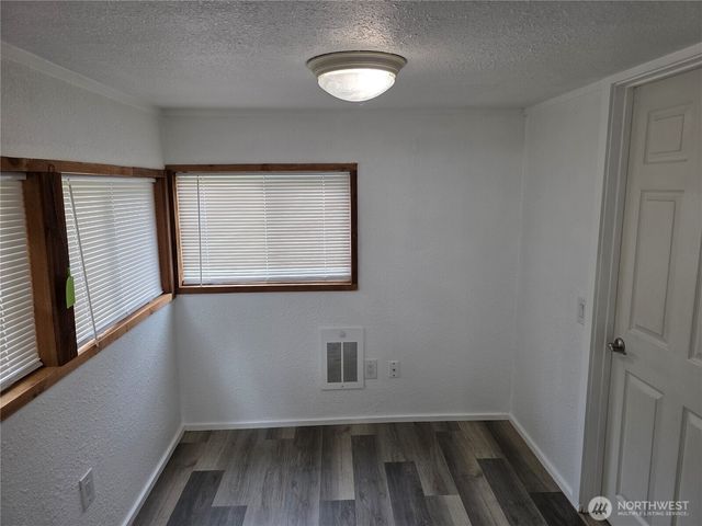 617 W H Street, Shelton, WA 98584