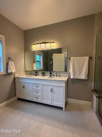 55 Kent Place, North Greenbush, NY 12198