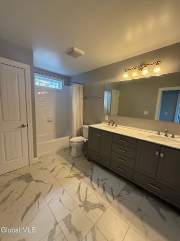 55 Kent Place, North Greenbush, NY 12198