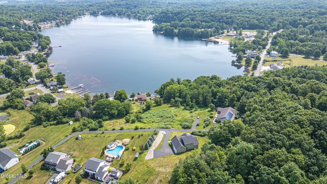 55 Kent Place, North Greenbush, NY 12198