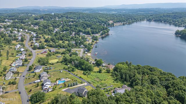 55 Kent Place, North Greenbush, NY 12198
