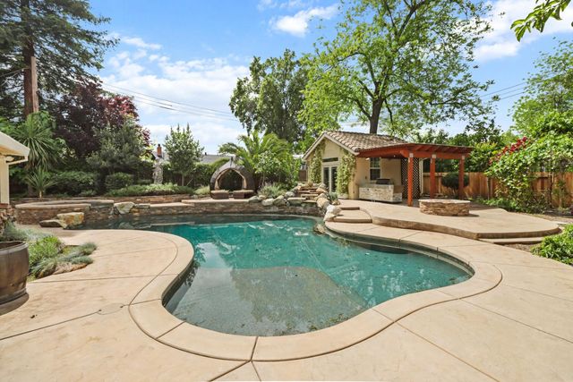 5105 Cocoa Palm Way, Fair Oaks, CA 95628