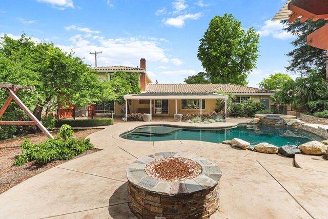 5105 Cocoa Palm Way, Fair Oaks, CA 95628