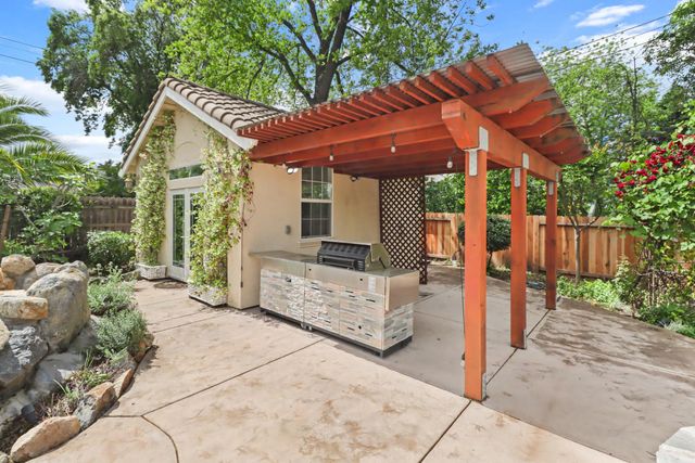 5105 Cocoa Palm Way, Fair Oaks, CA 95628