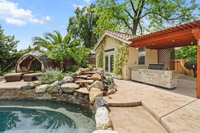 5105 Cocoa Palm Way, Fair Oaks, CA 95628