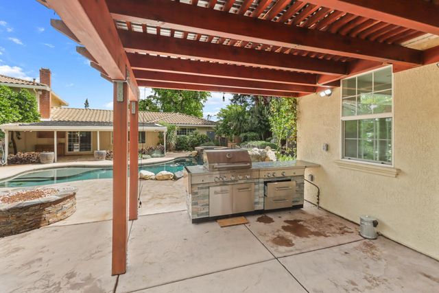 5105 Cocoa Palm Way, Fair Oaks, CA 95628