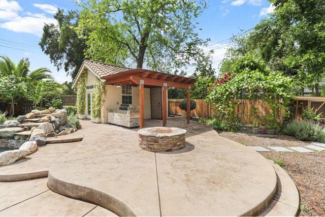 5105 Cocoa Palm Way, Fair Oaks, CA 95628