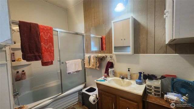 2215 Cherry Street, Hoquiam, WA 98550