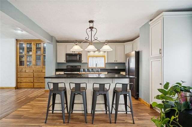 139 N Diamond St, Mt Pleasant Boro, PA 15666