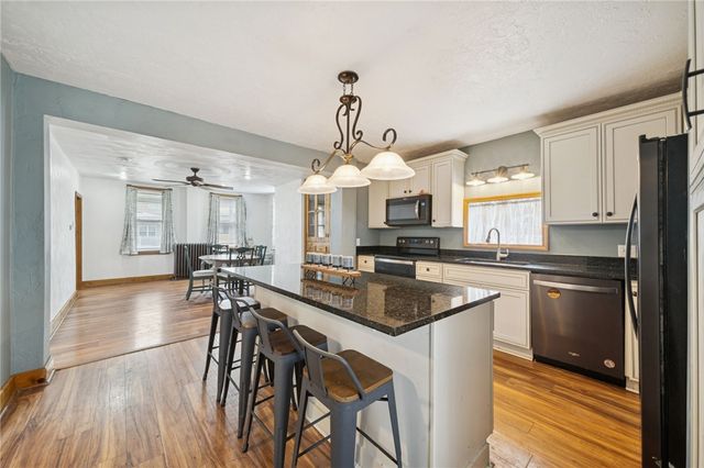 139 N Diamond St, Mt Pleasant Boro, PA 15666