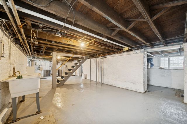 139 N Diamond St, Mt Pleasant Boro, PA 15666