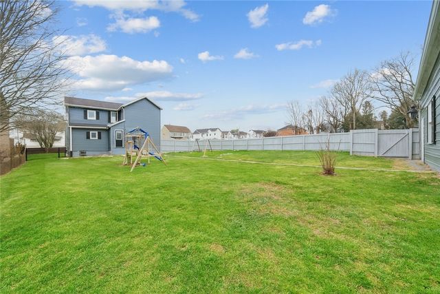 139 N Diamond St, Mt Pleasant Boro, PA 15666