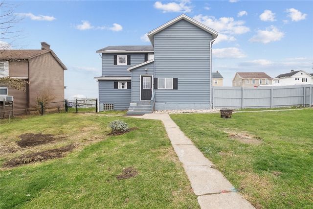 139 N Diamond St, Mt Pleasant Boro, PA 15666