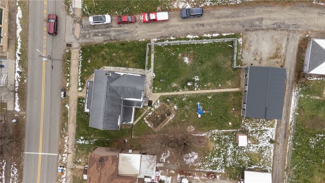 139 N Diamond St, Mt Pleasant Boro, PA 15666