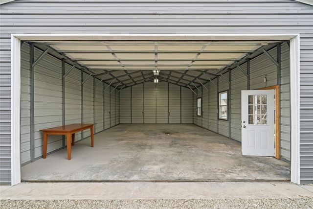 139 N Diamond St, Mt Pleasant Boro, PA 15666