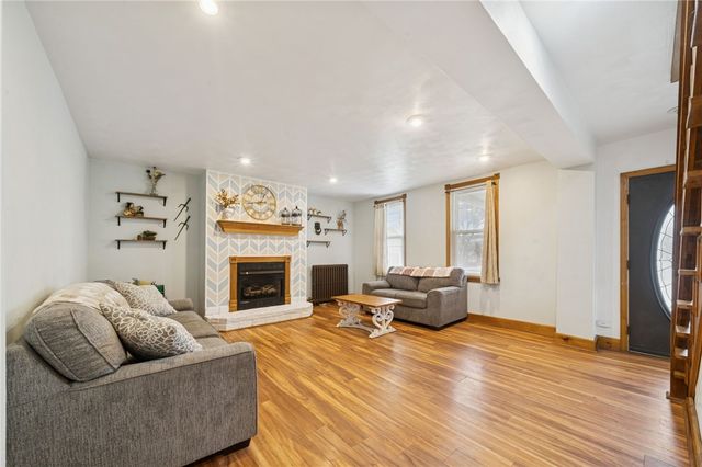 139 N Diamond St, Mt Pleasant Boro, PA 15666