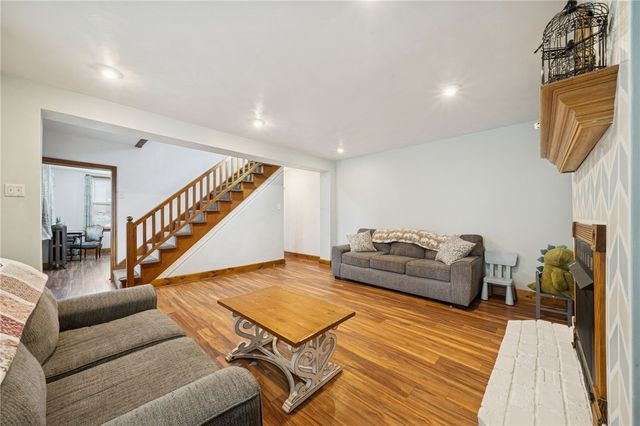 139 N Diamond St, Mt Pleasant Boro, PA 15666