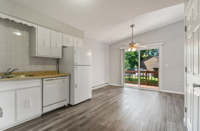 627 Chardonnay Lane 627, Crystal Lake, IL 60014