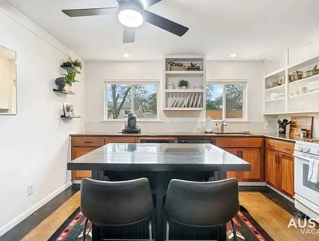 1609 Redd ST A, Austin, TX 78745