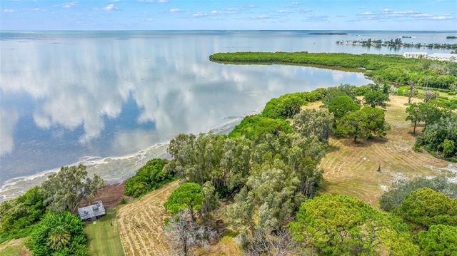 402 TARPON POINT, Tarpon Springs, FL 34689