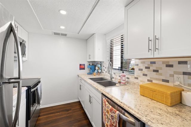 402 TARPON POINT, Tarpon Springs, FL 34689