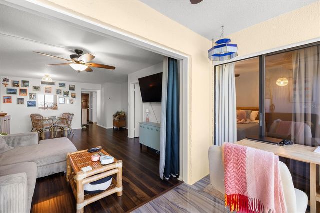 402 TARPON POINT, Tarpon Springs, FL 34689