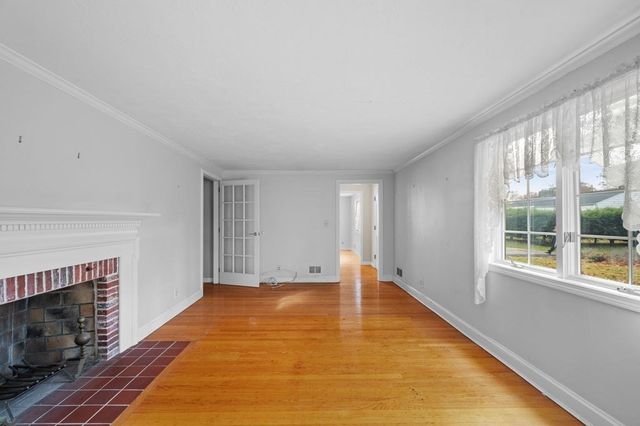 10 Standish Way, Lynn, MA 01904