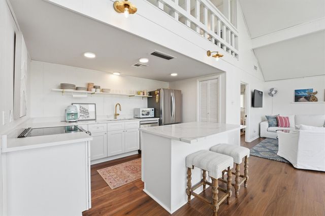 13839 Pirates Beach Boulevard, Galveston, TX 77554
