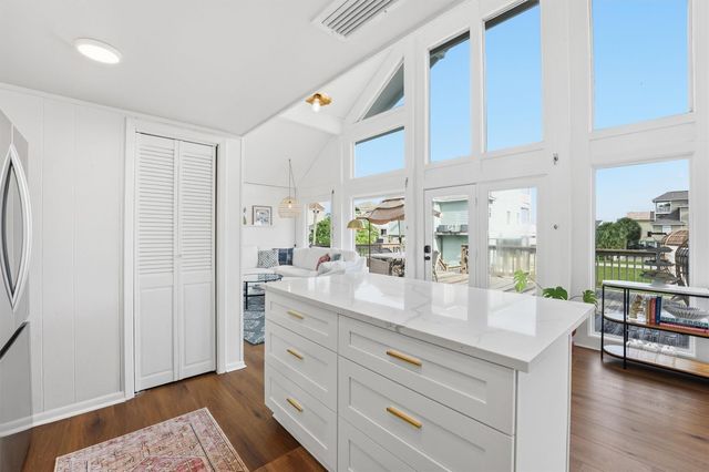 13839 Pirates Beach Boulevard, Galveston, TX 77554